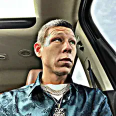 Hör dir Koda Flow an, schau dir Musikvideos an, lies die Biografie, finde Tourdaten und mehr!