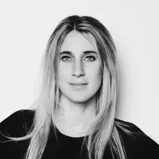 Camila Fawape dinle, müzik videolarını izle, biyografisini oku, tur tarihlerini ve daha fazlasını gör!