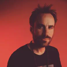 Poslechněte si interpreta Devin Gray, sledujte hudební videa, přečtěte si životopis, podívejte se na data turné a další informace.