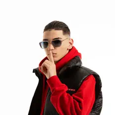 Dengarkan Verde, tonton video musik, baca bio, lihat tanggal tur & lainnya!