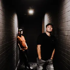 Escucha a October Empire, mira videos musicales, lee su biografía, consulta las fechas de las gira y más.