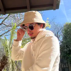 Listen to Albertyni, watch music videos, read bio, see tour dates & more!