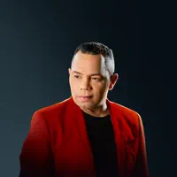 undefinedを聴いたり、ミュージックビデオを鑑賞したり、経歴やツアー日程などを確認したりしましょう！