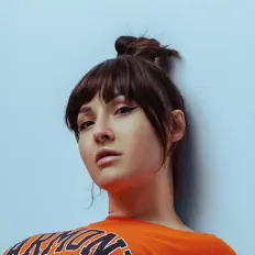 聆聽 Mila Miles、觀看音樂影片、閱讀小傳、查看巡演日期等！