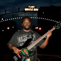 Ouve undefined, vê vídeos de música, lê a biografia, vê as datas da digressão e muito mais!