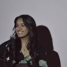 Saima सुनें, म्यूज़िक वीडियो देखें, बायो पढ़ें, दौरे की तारीखें और बहुत कुछ देखें!