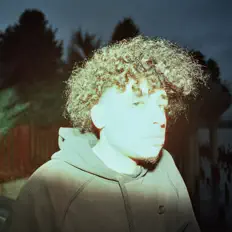 Escucha a CHR1SSY, mira videos musicales, lee su biografía, consulta las fechas de las gira y más.
