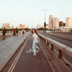 Escucha a Phences, mira videos musicales, lee su biografía, consulta las fechas de las gira y más.