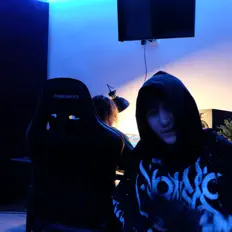 Ascolta icewood, guarda video musicali, leggi la biografia, vedi le date del tour & altro!
