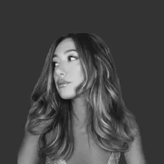 Madison Marigold: песни, клипы, биография, даты выступлений и многое другое.