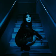 Mxxa सुनें, म्यूज़िक वीडियो देखें, बायो पढ़ें, दौरे की तारीखें और बहुत कुछ देखें!