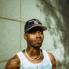 Ascolta Mathieux Davis, guarda video musicali, leggi la biografia, vedi le date del tour & altro!