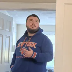 Luister naar Young Leaf, bekijk muziekvideo's, lees de bio, bekijk de tourdata, en meer!