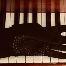 收听 AZKination、观看音乐视频、阅读小传、查看巡演日期等 ！