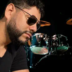 Listen to Juan David Lopez Rios, watch music videos, read bio, see tour dates & more!