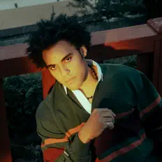 Escucha a Cassowary, mira videos musicales, lee su biografía, consulta las fechas de las gira y más.