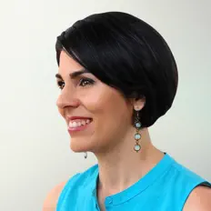 Elika Mahonyを聴いたり、ミュージックビデオを鑑賞したり、経歴やツアー日程などを確認したりしましょう！