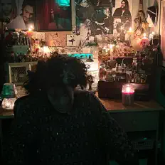 Ascolta Dommy, guarda video musicali, leggi la biografia, vedi le date del tour & altro!