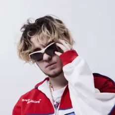 Poslechněte si interpreta CAKEBOY, sledujte hudební videa, přečtěte si životopis, podívejte se na data turné a další informace.