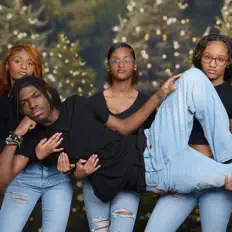 Blu world सुनें, म्यूज़िक वीडियो देखें, बायो पढ़ें, दौरे की तारीखें और बहुत कुछ देखें!