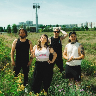 Listen to Lulu & Die Einhornfarm, watch music videos, read bio, see tour dates & more!