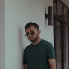 Ascolta E-lian, guarda video musicali, leggi la biografia, vedi le date del tour & altro!