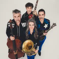 Luister naar Secondhand Orchestra, bekijk muziekvideo's, lees de bio, bekijk de tourdata, en meer!