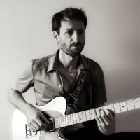 Ouve undefined, vê vídeos de música, lê a biografia, vê as datas da digressão e muito mais!