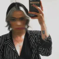Ouça undefined, assista a videoclipes, leia a biografia, veja as datas das turnês e mais!