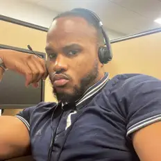 Ouve Naesfitz, vê vídeos de música, lê a biografia, vê as datas da digressão e muito mais!