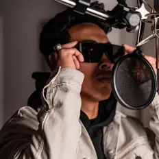 收听 Mares、观看音乐视频、阅读小传、查看巡演日期等 ！