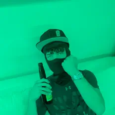 Luister naar Lil Leeroy, bekijk muziekvideo's, lees de bio, bekijk de tourdata, en meer!