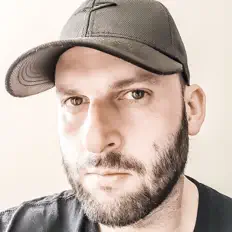 Poslechněte si interpreta Red Band Beta, sledujte hudební videa, přečtěte si životopis, podívejte se na data turné a další informace.