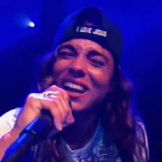 DESTINY dinle, müzik videolarını izle, biyografisini oku, tur tarihlerini ve daha fazlasını gör!