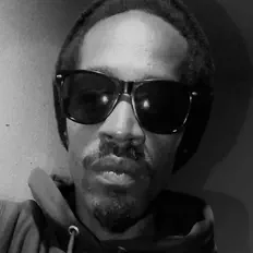 Calvin KuAdonis Cartwrightを聴いたり、ミュージックビデオを鑑賞したり、経歴やツアー日程などを確認したりしましょう！