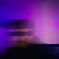 聆聽 ilyjavi、觀看音樂影片、閱讀小傳、查看巡演日期等！