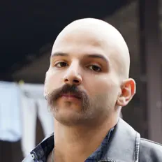 гулян सुनें, म्यूज़िक वीडियो देखें, बायो पढ़ें, दौरे की तारीखें और बहुत कुछ देखें!