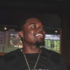 BSM Kingを聴いたり、ミュージックビデオを鑑賞したり、経歴やツアー日程などを確認したりしましょう！