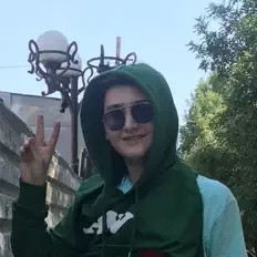 聆聽 OG.MUKHA、觀看音樂影片、閱讀小傳、查看巡演日期等！