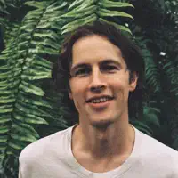 Ascolta undefined, guarda video musicali, leggi la biografia, vedi le date del tour & altro!