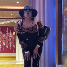 Ascolta Shirley Tripp, guarda video musicali, leggi la biografia, vedi le date del tour & altro!