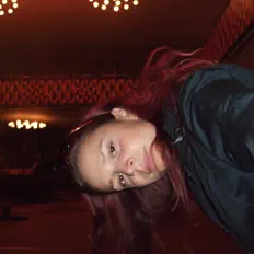 收听 Clara Rose、观看音乐视频、阅读小传、查看巡演日期等 ！