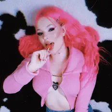 聆聽 Angelisha、觀看音樂影片、閱讀小傳、查看巡演日期等！