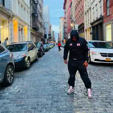 Ascolta Banatipapi, guarda video musicali, leggi la biografia, vedi le date del tour & altro!