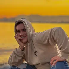 Dengarkan Javi Mallorquín, tonton video musik, baca bio, lihat tanggal tur & lainnya!
