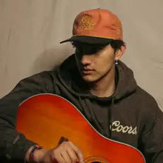 DJ Walkingstickを聴いたり、ミュージックビデオを鑑賞したり、経歴やツアー日程などを確認したりしましょう！