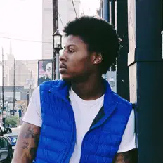 收听 HiiGHT33、观看音乐视频、阅读小传、查看巡演日期等 ！