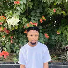 Poslechněte si interpreta Jaydriz, sledujte hudební videa, přečtěte si životopis, podívejte se na data turné a další informace.