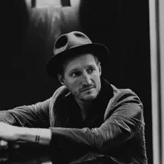 Écoutez Jeremiah Fraites, regardez des vidéoclips, lisez la biographie, consultez les dates de tournée et plus encore !