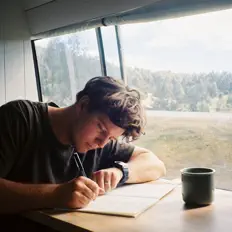 聆聽 Reuben Ryan、觀看音樂影片、閱讀小傳、查看巡演日期等！